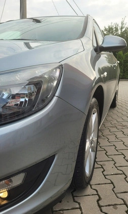 Opel Astra cena 26990 przebieg: 260000, rok produkcji 2014 z Brzesko małe 742
